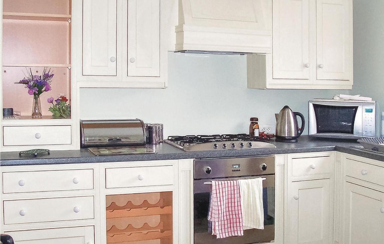 Lovely Home In Chateauneuf Du Faou With Wifi Saint-Thois Екстер'єр фото